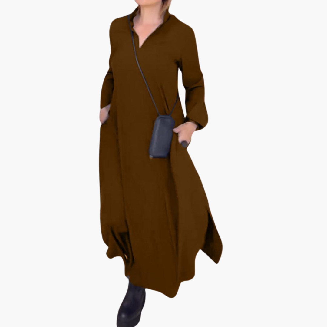 Emilia | Lockeres langes Kleid mit Revers und seitlichem Schlitz